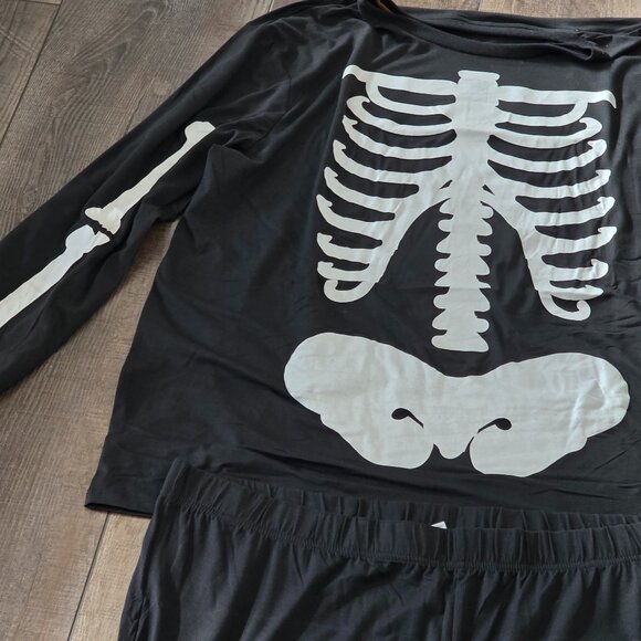 NWT: Way to Celebrate! Halloween Skeleton Pajama Set – Women's XL (46–48) - Picture 3 of 7